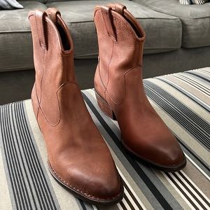 Born Wynd Ankle Boots, western, 2” Stack heels, never worn, smoke free home
